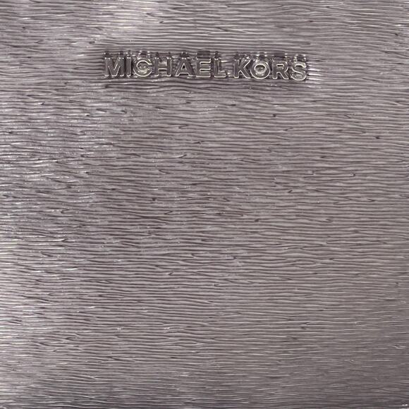 Michael Kors Zip Around Silver Metallic Textured Crossbody Bag Adj Strap - Picture 3 of 16